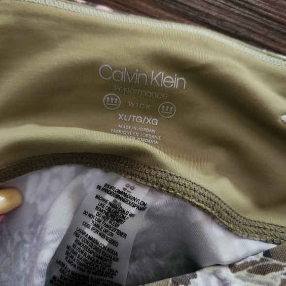 Floral Patterned Leggings - Picture 2 of 2